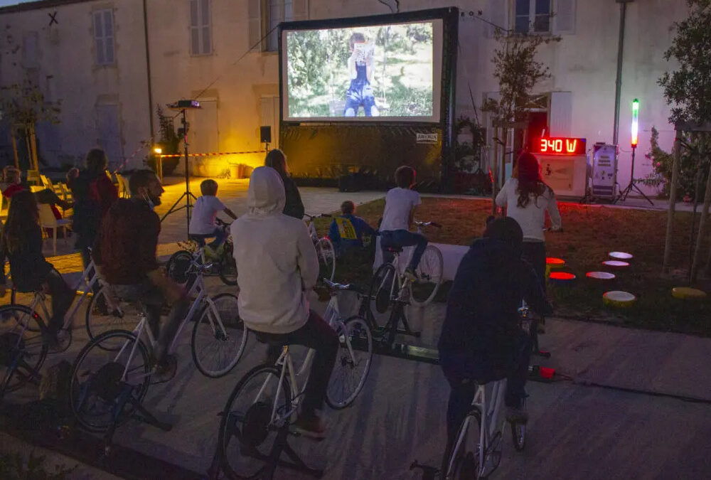 Projection vélo cinéma en plein air