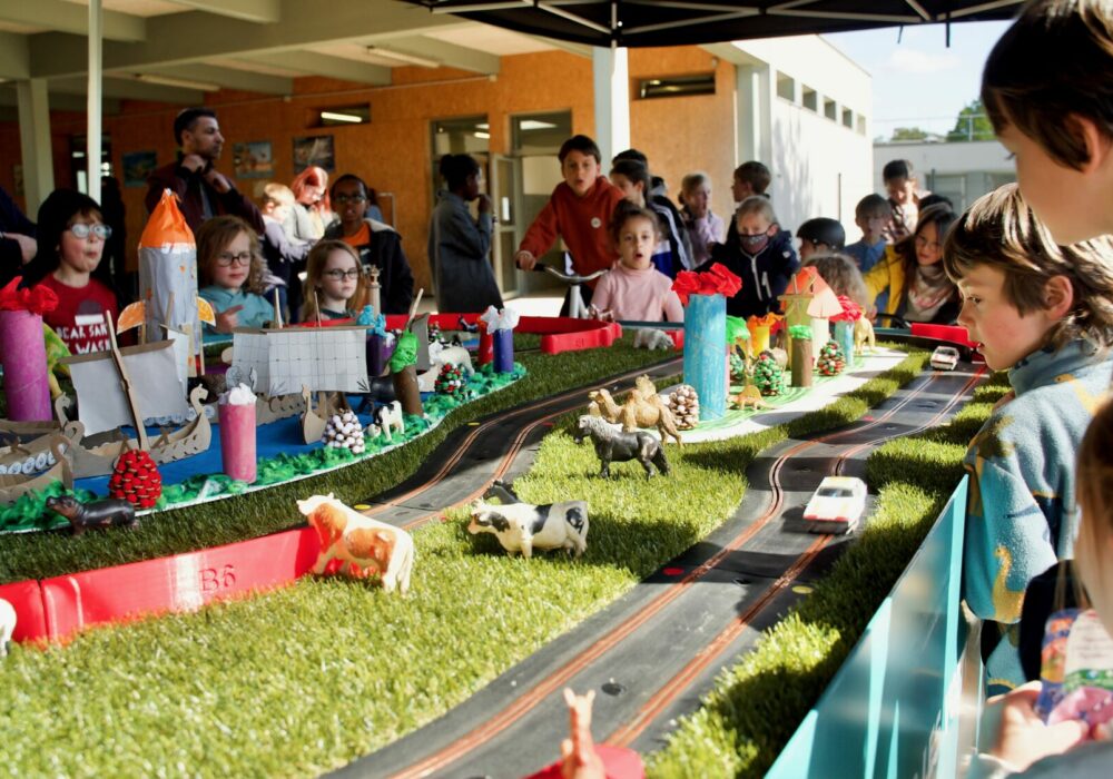 Vélo circuit dans une école